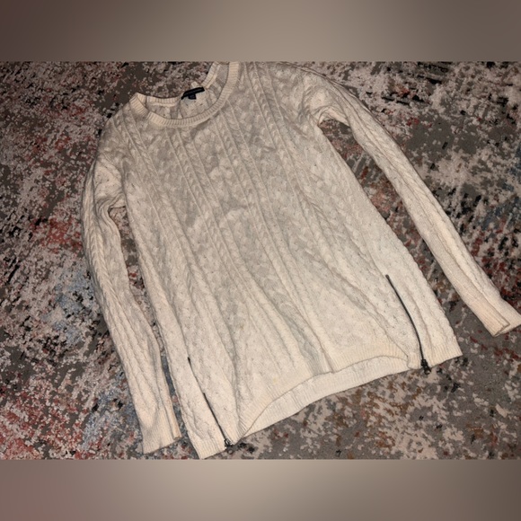 American Eagle sweater - Picture 2 of 4